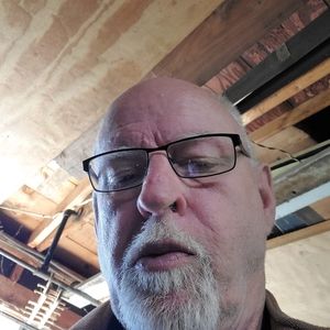 Meet your Posher, Dennis